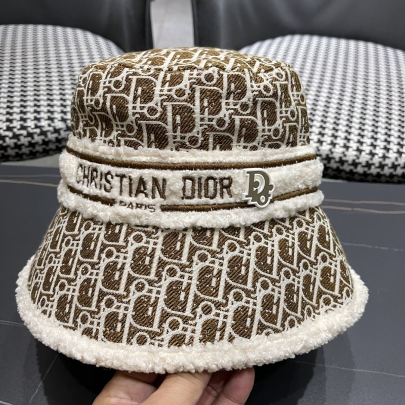 CHRISTIAN DIOR